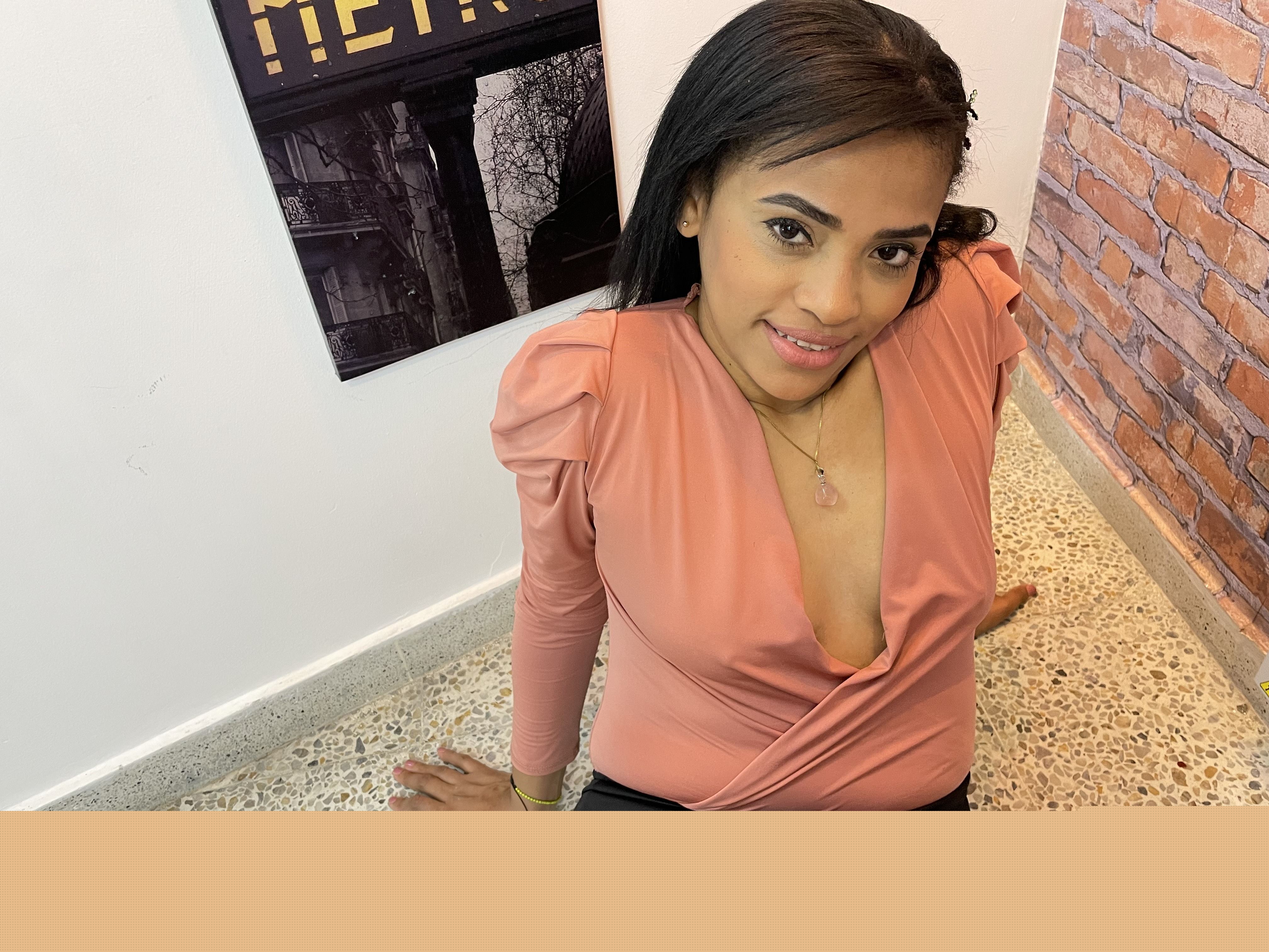 Live sex webcam photo for MariamGrey #3538296