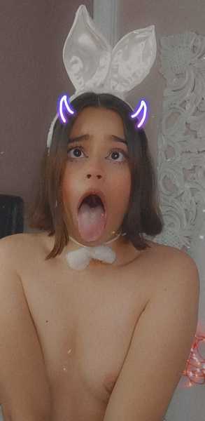 Live sex webcam photo for AllyNyuu #3169635