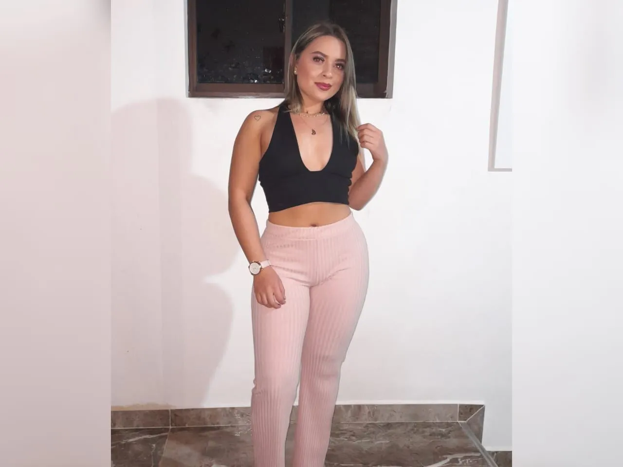 Live sex webcam photo for Briittanyy #3125445