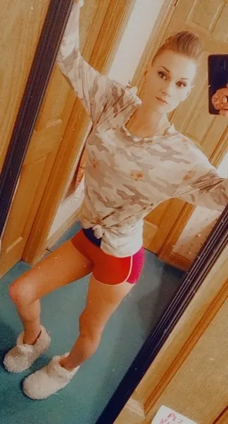 Live sex webcam photo for SerenityHolbrook #3271101