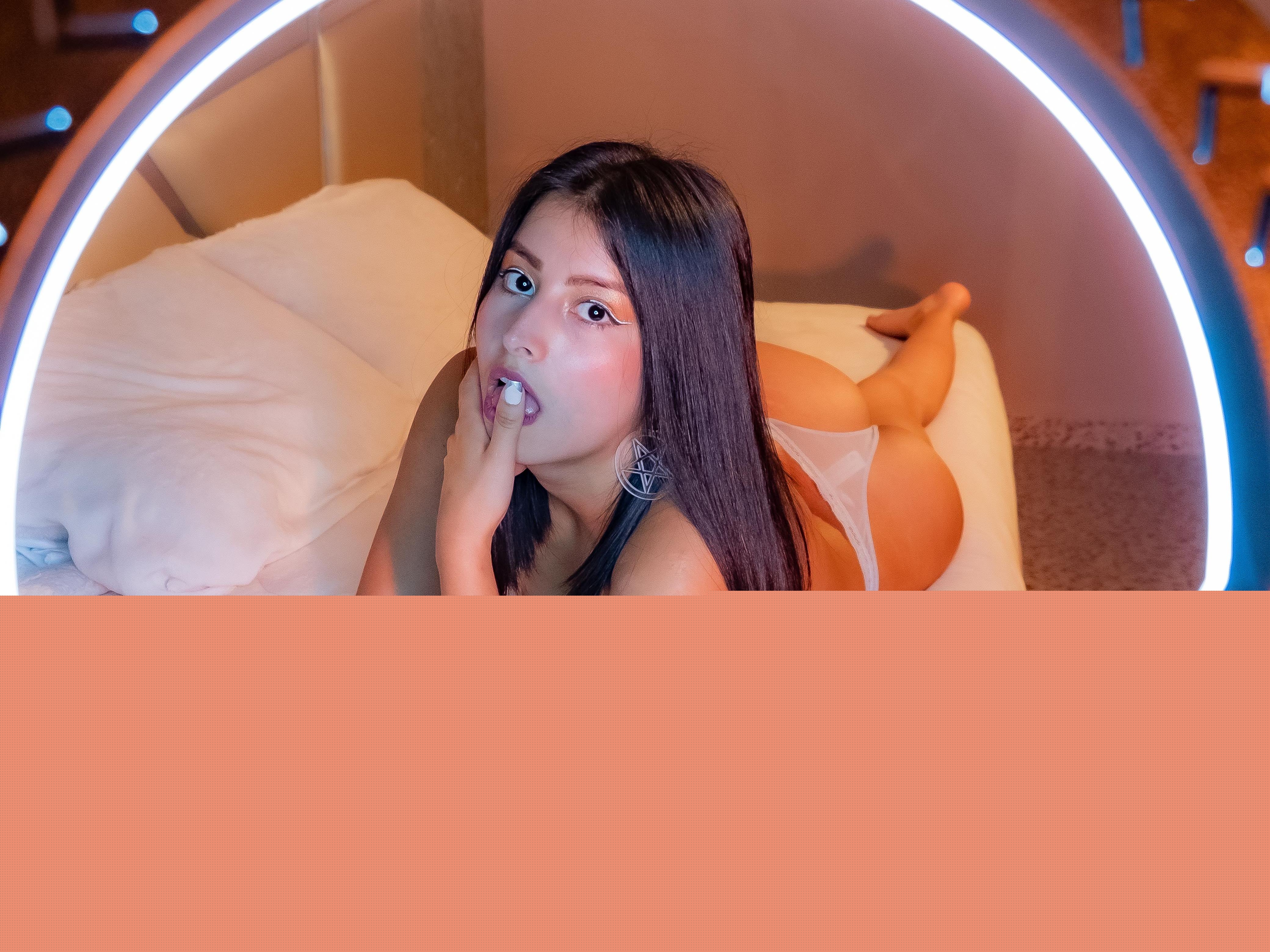 Live sex webcam photo for Laraareynolds #3277234