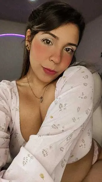 Live sex webcam photo for KarolWhitee #3419815