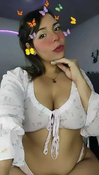 Live sex webcam photo for KarolWhitee #3419810