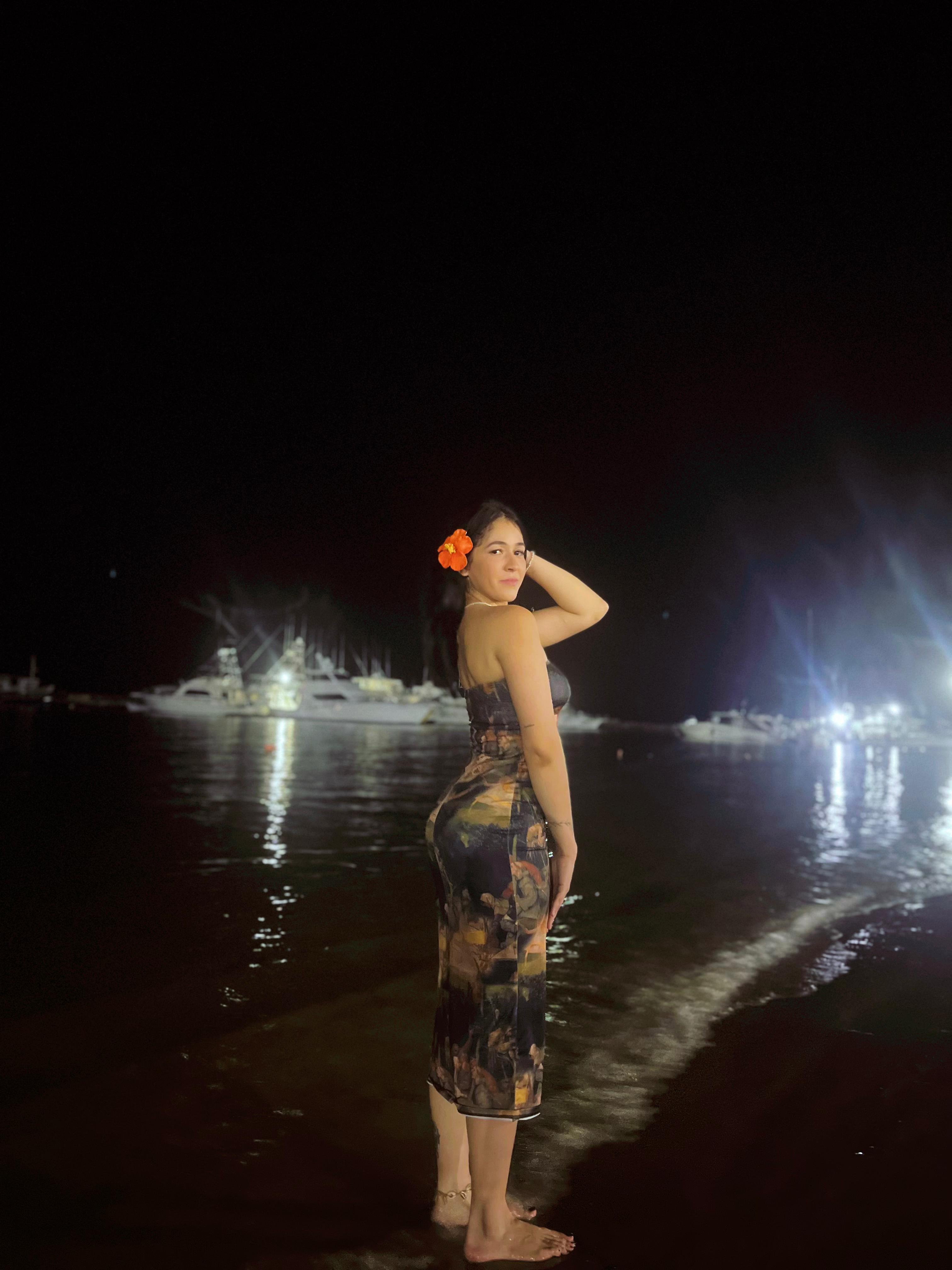 Live sex webcam photo for NicollColleman #7943109