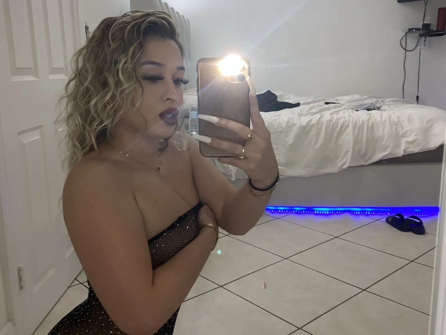 Live sex webcam photo for LucyHazeHoney #3522295