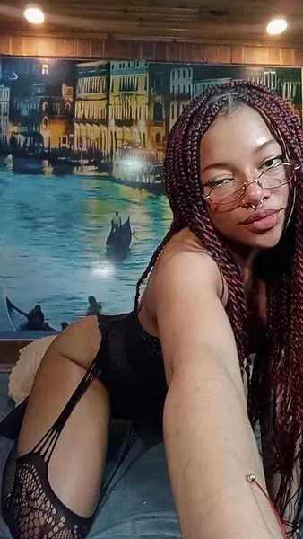 Live sex webcam photo for JulietaEvans #3323521
