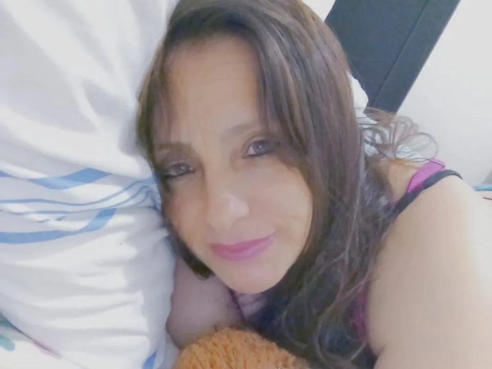 Live sex webcam photo for sarahornylatina #3333734