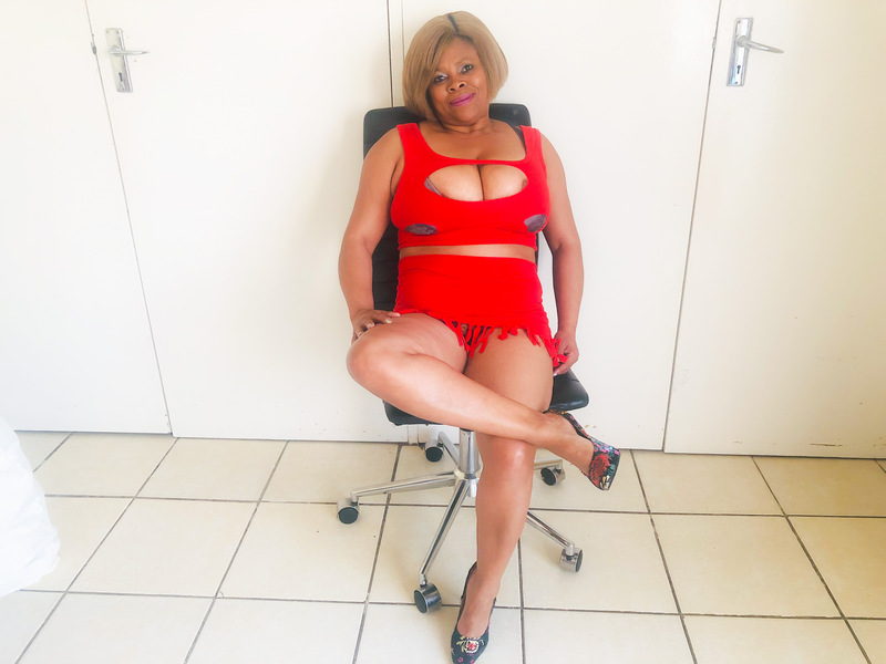 Live sex webcam photo for CaramelYums40DD #3308853