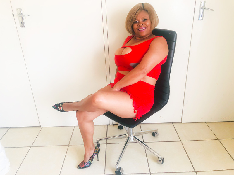 Live sex webcam photo for CaramelYums40DD #3308854