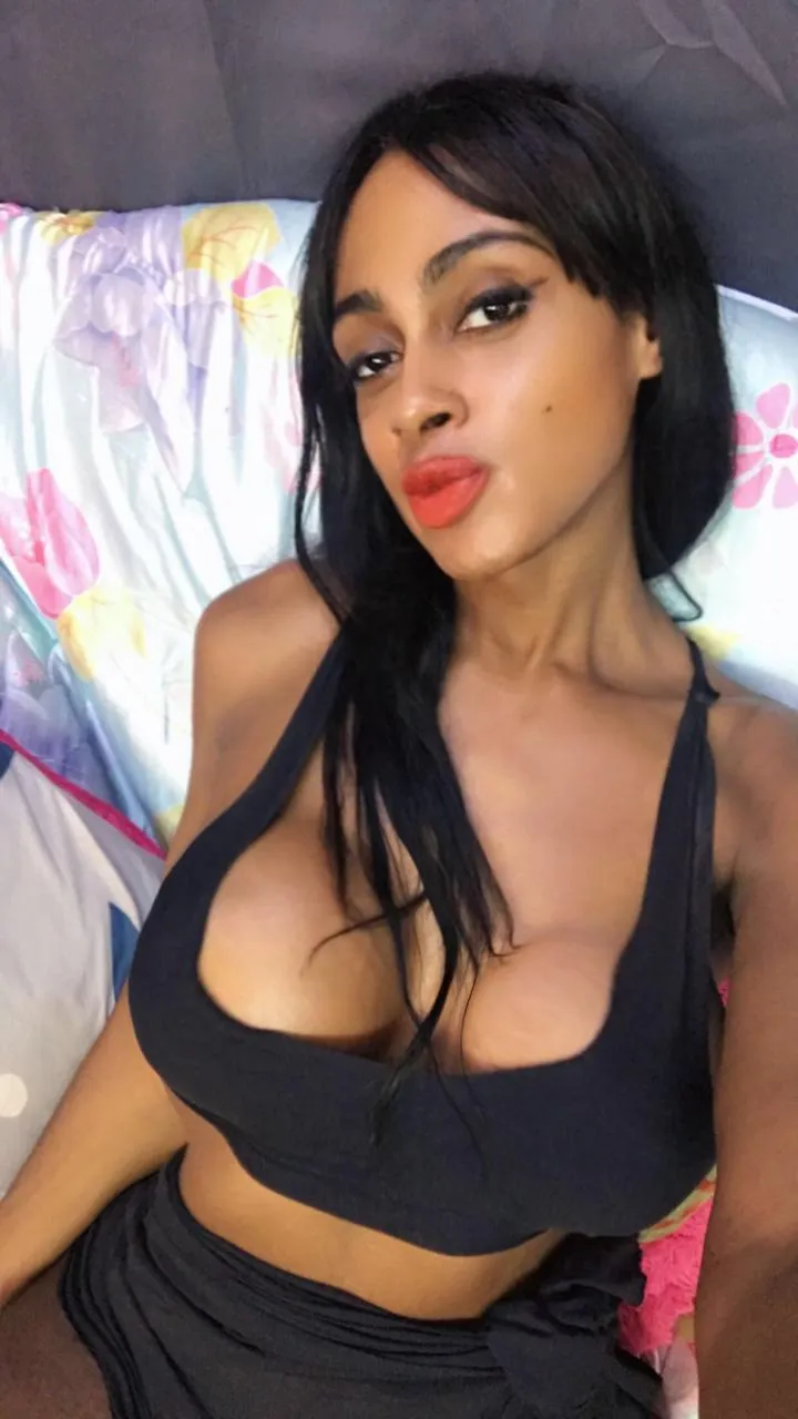 Live sex webcam photo for KataleyaaCollins #7224951