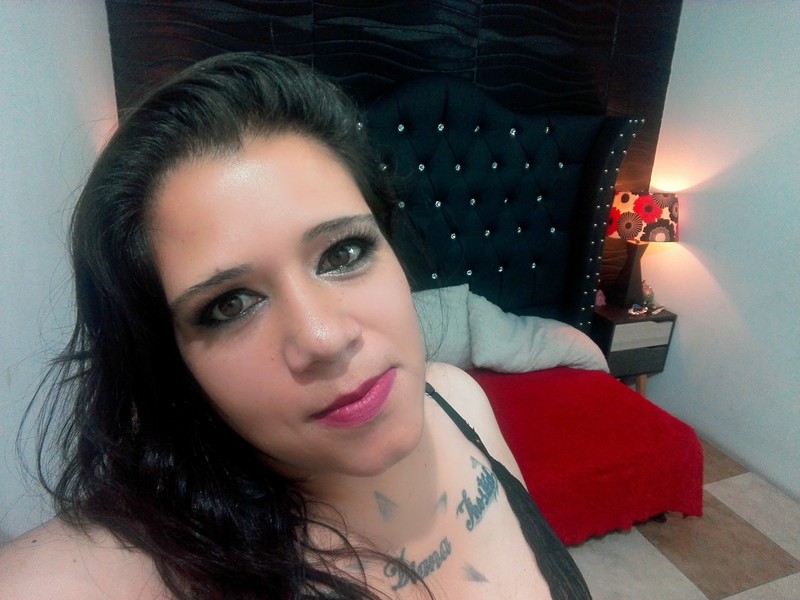 Live sex webcam photo for sarahorny6969 #3128363