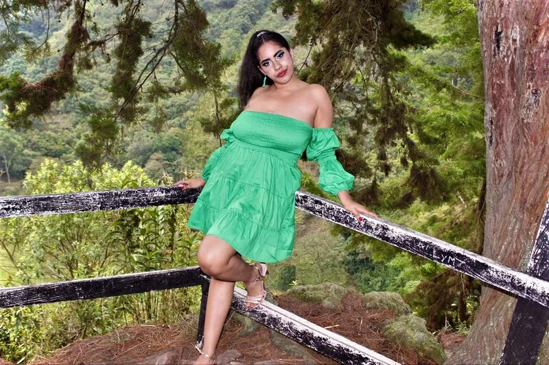 Live sex webcam photo for CleodoSantos #4091867