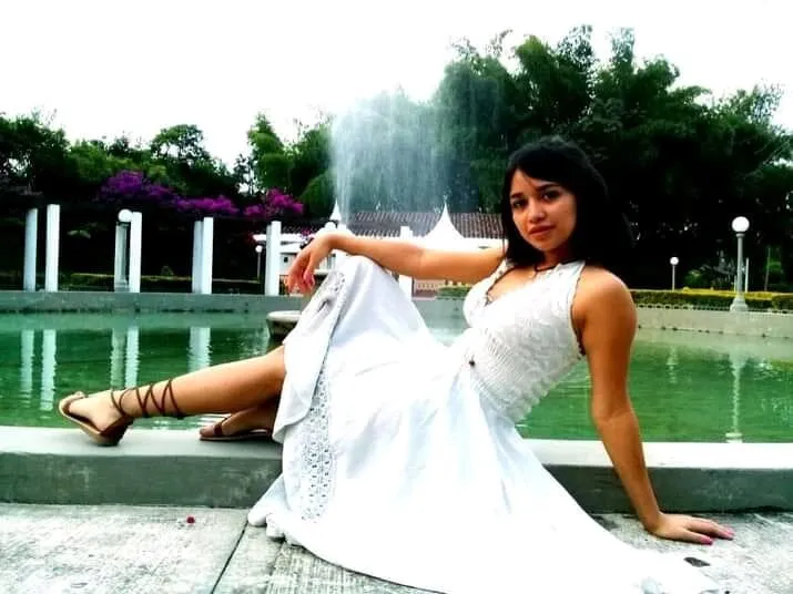 Live sex webcam photo for karladawis18 #3235693