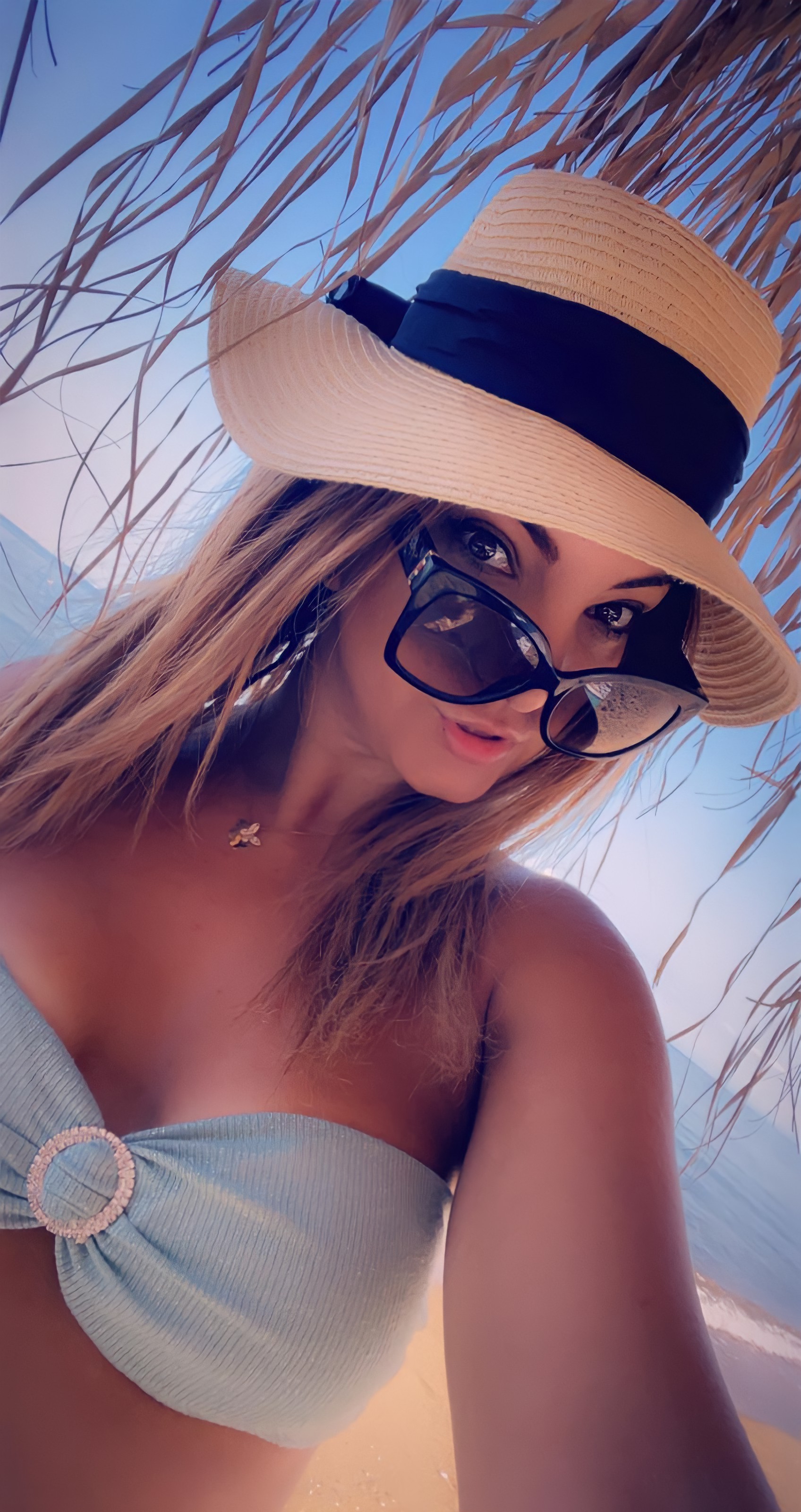 Live sex webcam photo for AngelicFelisha #7357554