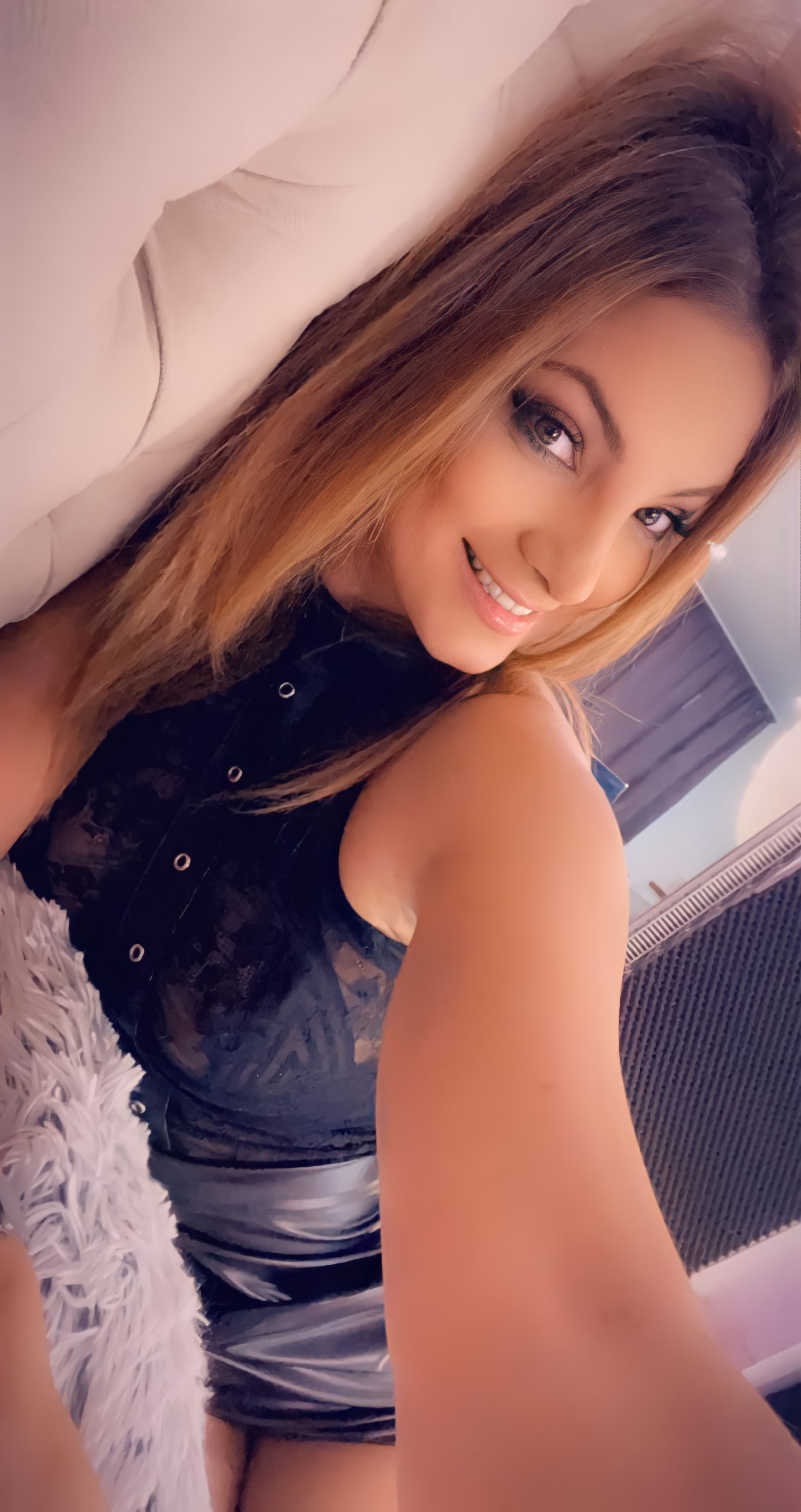 Live sex webcam photo for AngelicFelisha #7331641