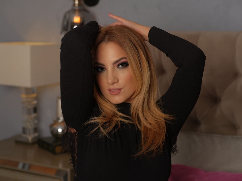 Live sex webcam photo for AngelicFelisha #7331221