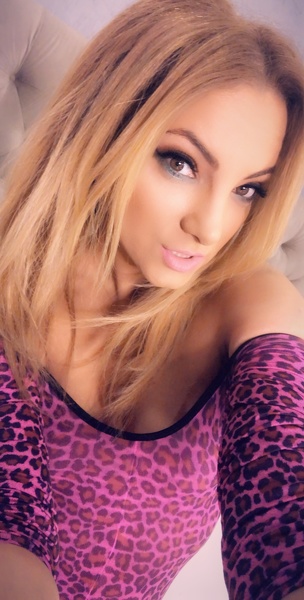 Live sex webcam photo for AngelicFelisha #7331363