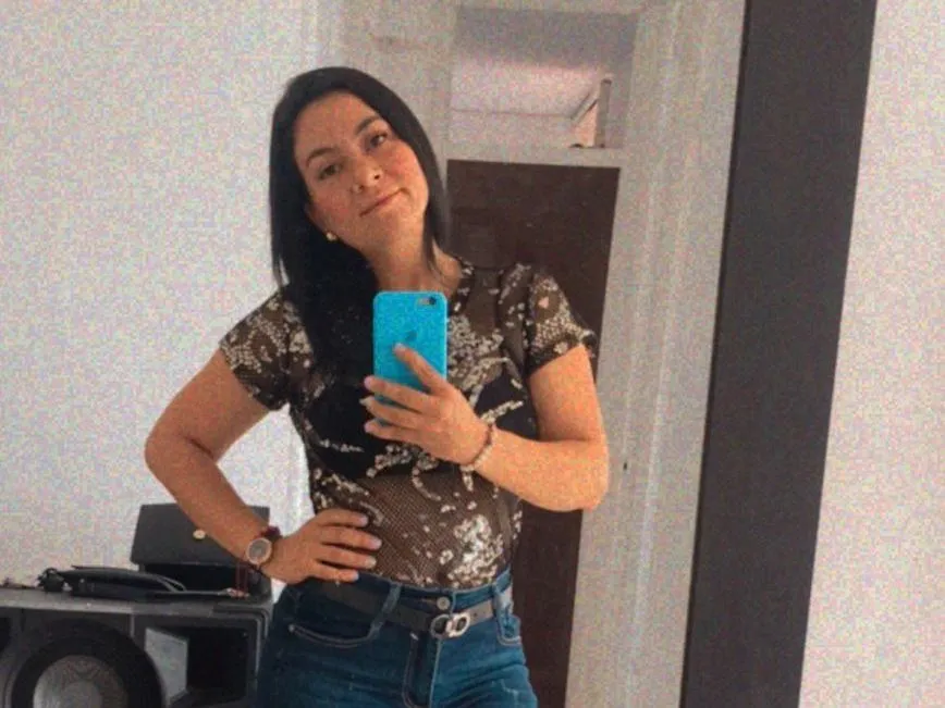 Live sex webcam photo for karinamilf #3119466