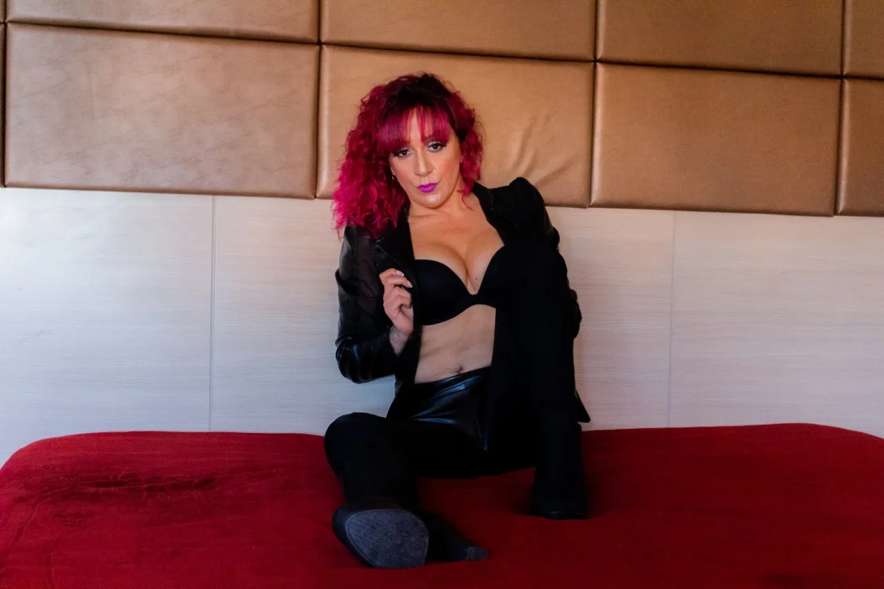 Live sex webcam photo for SamyQueen #7930750