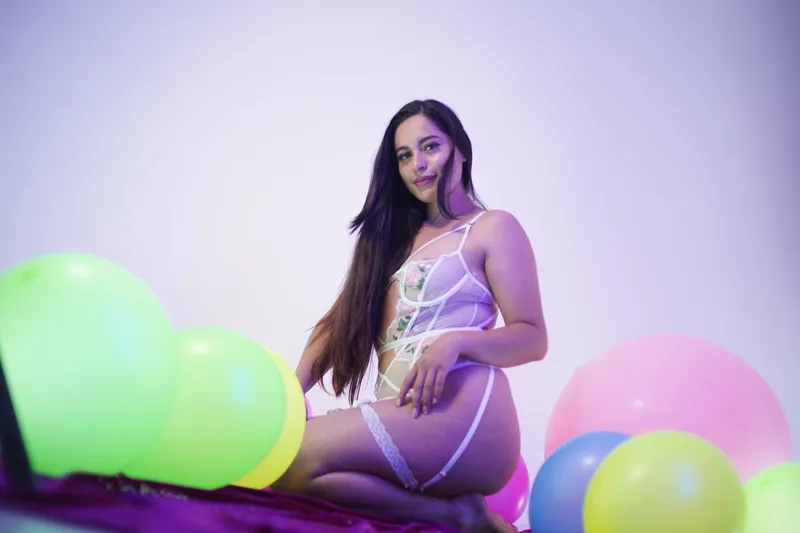 Live sex webcam photo for SaraThomass #3697192