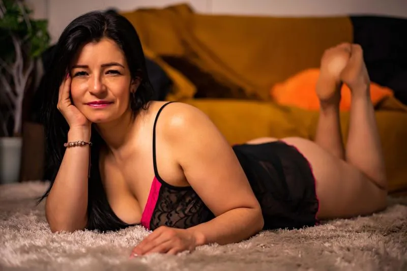 Live sex webcam photo for SophiiaCruz #3146786