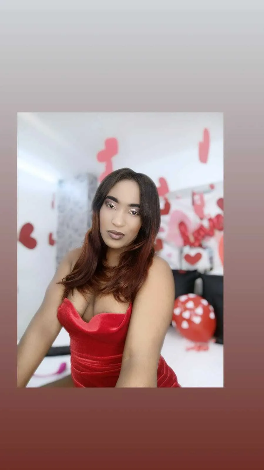 Live sex webcam photo for MELANYDAVIS18 #7780712