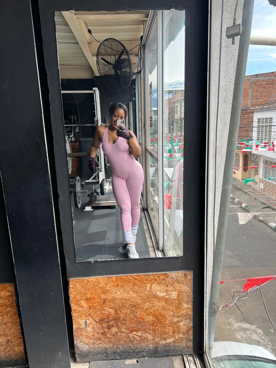 Live sex webcam photo for MELANYDAVIS18 #8189918