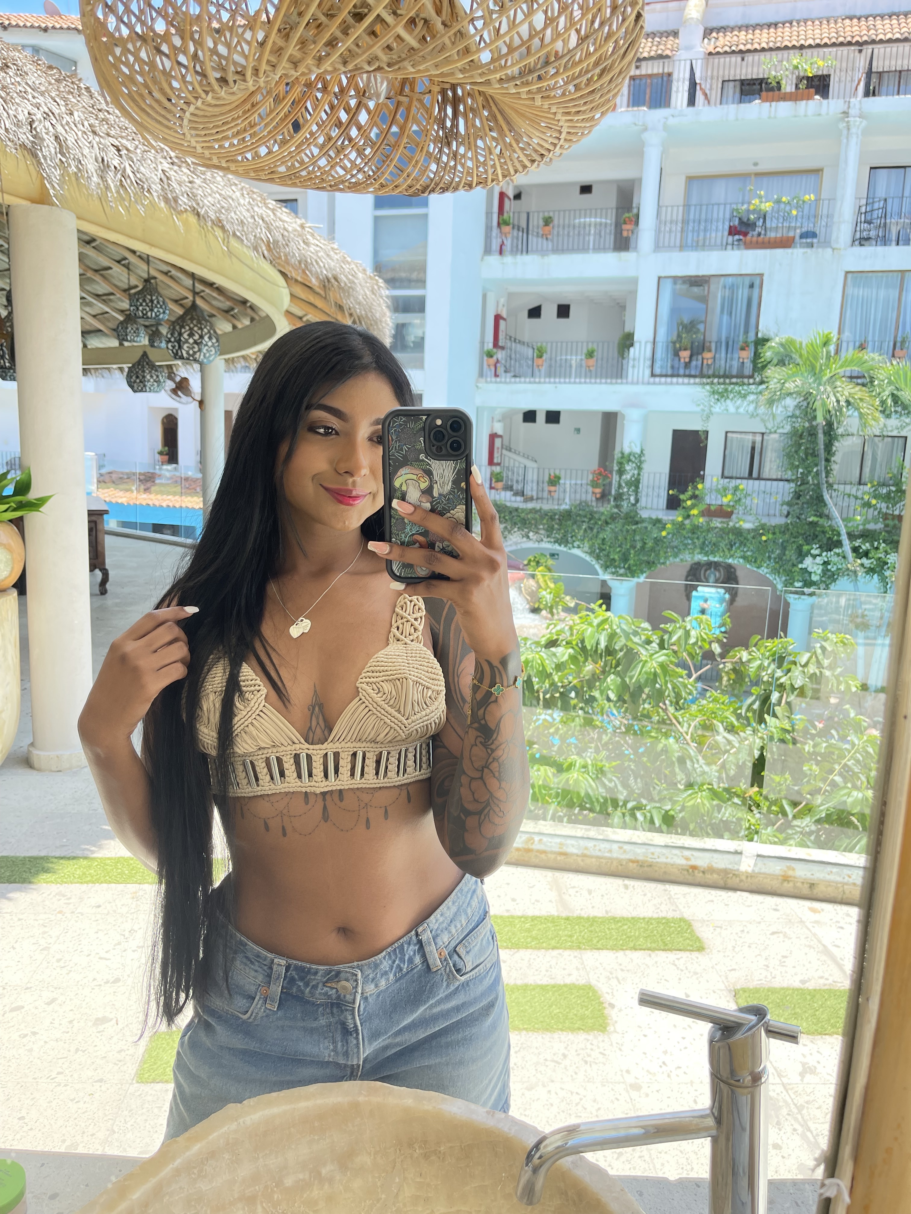 Live sex webcam photo for AcadiaClark #7814082