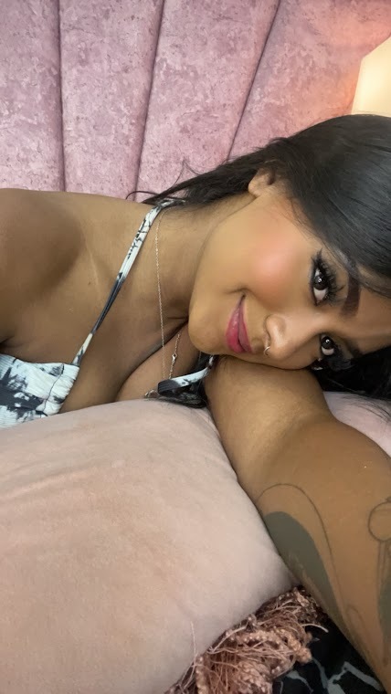 Live sex webcam photo for AcadiaClark #7814033