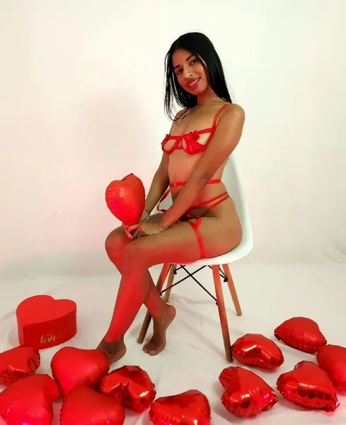 Live sex webcam photo for MoniqueFox #4077038