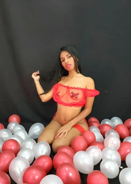 Live sex webcam photo for MoniqueFox #4077046