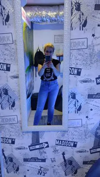 Live sex webcam photo for CORALYYEx #3154925