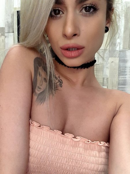 Live sex webcam photo for LexxieBubbles #3254270