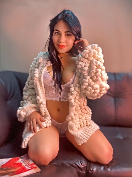 Live sex webcam photo for MiaMooree #3211336