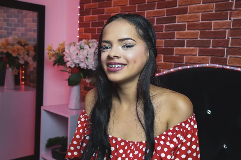 Live sex webcam photo for MichelleLewiis #3137689