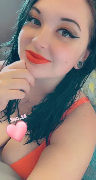 Live sex webcam photo for Curvychic18 #4230585