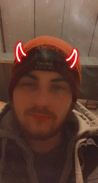 Live sex webcam photo for Curvychic18 #3138463