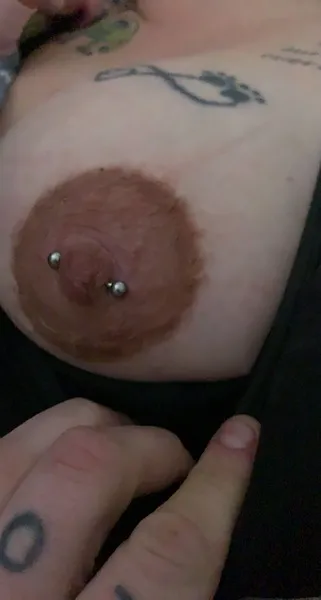 Live sex webcam photo for Curvychic18 #4230581