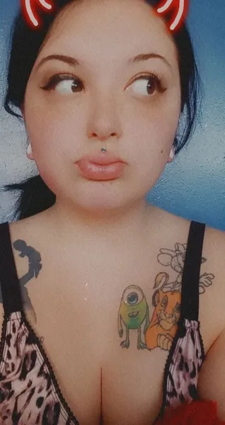 Live sex webcam photo for Curvychic18 #3138457