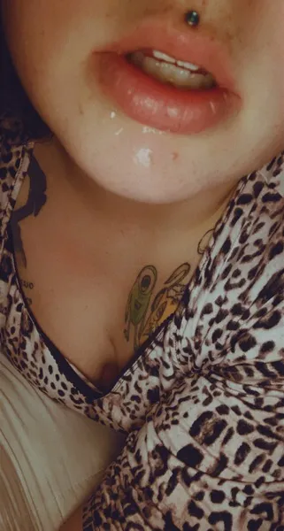 Live sex webcam photo for Curvychic18 #4230602