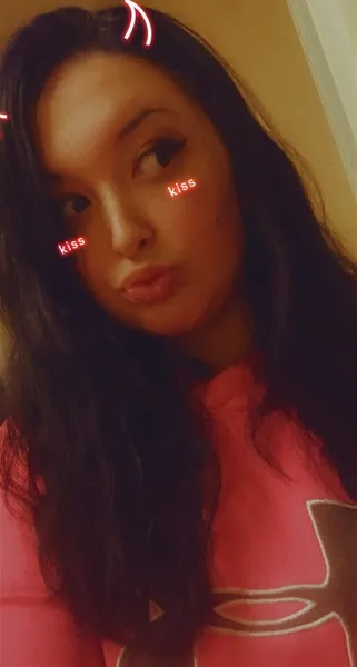 Live sex webcam photo for Curvychic18 #4230587