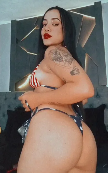 Live sex webcam photo for MaddyParisi #3326129