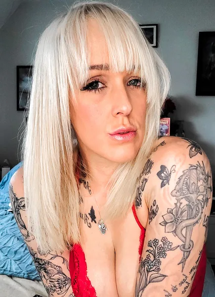 Live sex webcam photo for Lauzmogzy #3384709