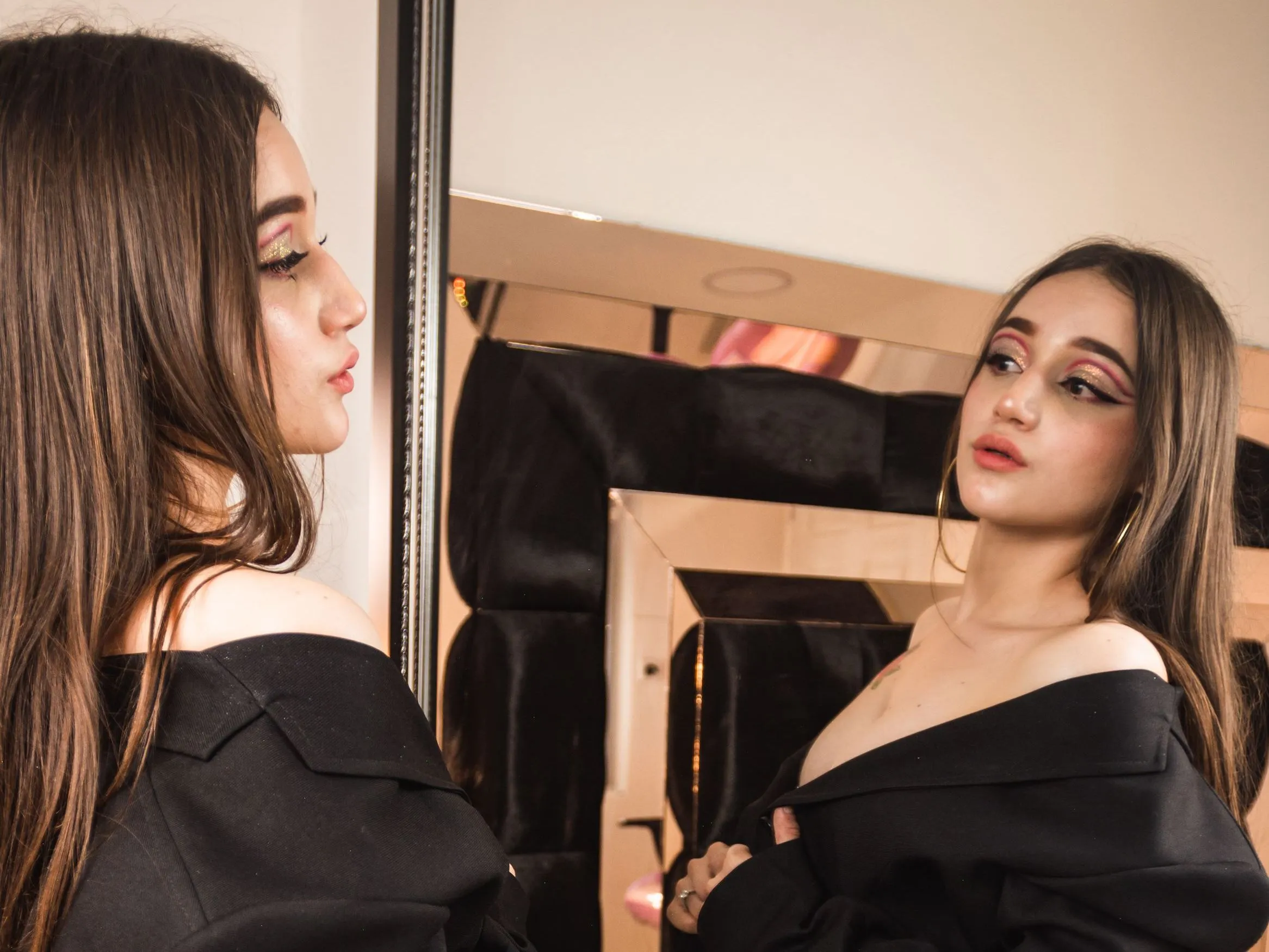 Live sex webcam photo for ChloeLoving #3284471