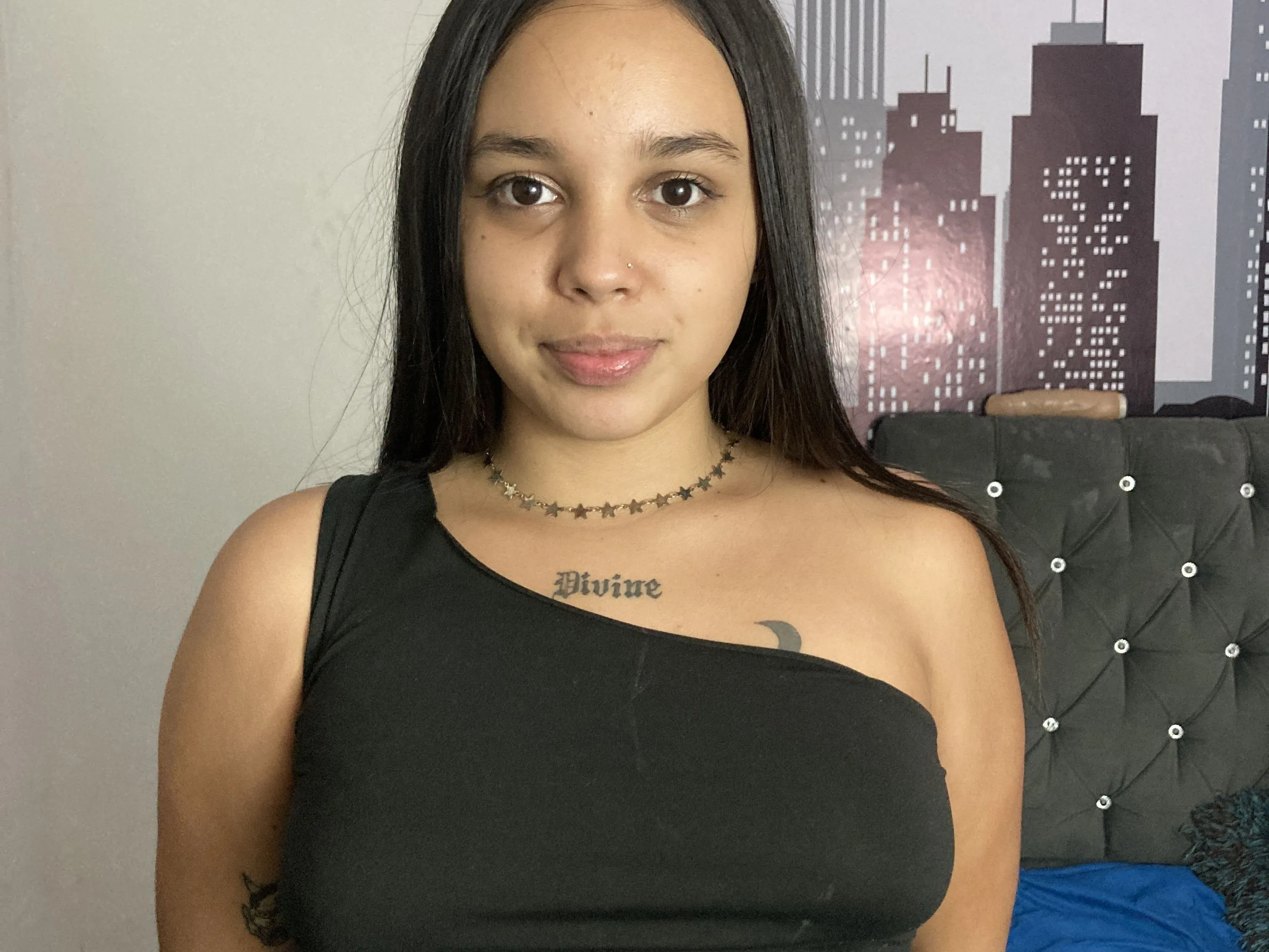 Live sex webcam photo for LucyAndMia #3147233