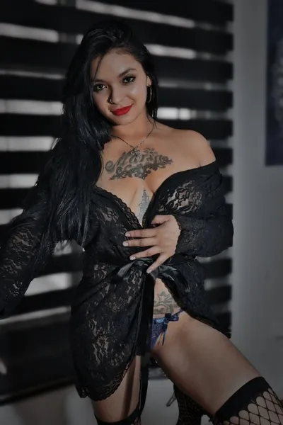 Live sex webcam photo for MaddyRouse #3338063