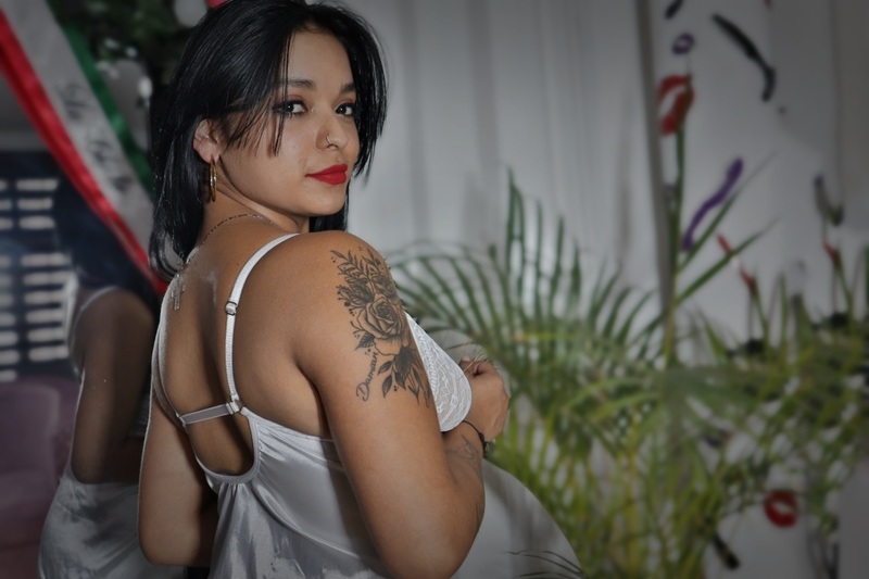 Live sex webcam photo for MaddyRouse #3338007