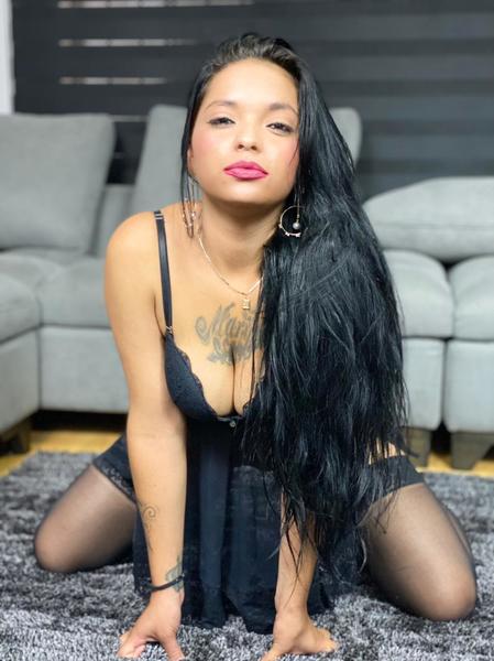 Live sex webcam photo for MaddyRouse #3156071