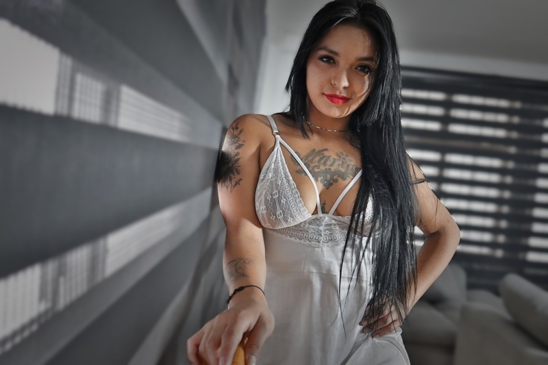 Live sex webcam photo for MaddyRouse #3338012