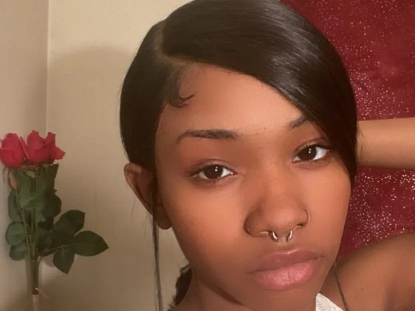 Live sex webcam photo for HoneyyGalore #3266062